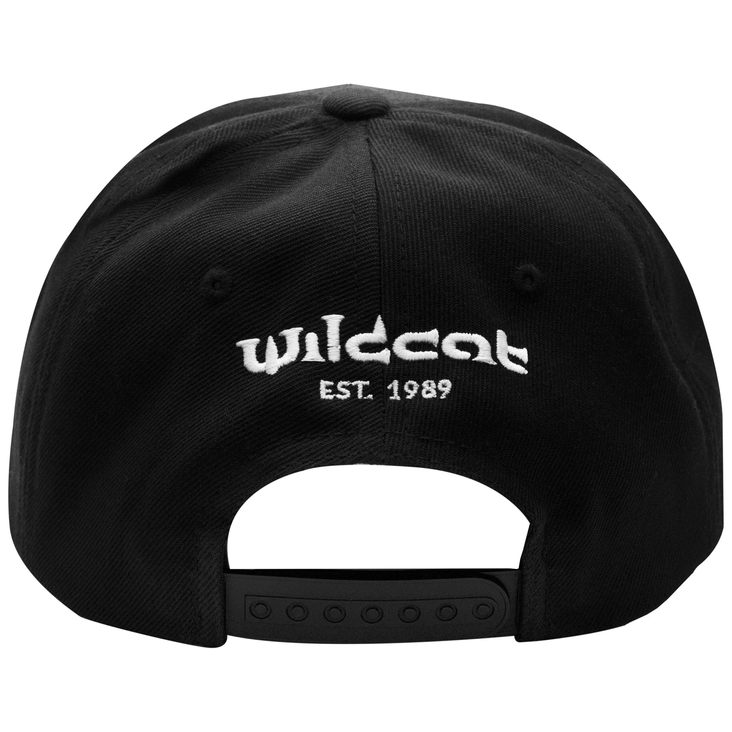 Wildcat Snapback Cap mustana Musta Wildcat Snapback Cap valkoisella logolla ja säädettävällä kiinnityksellä valkoisella taustalla