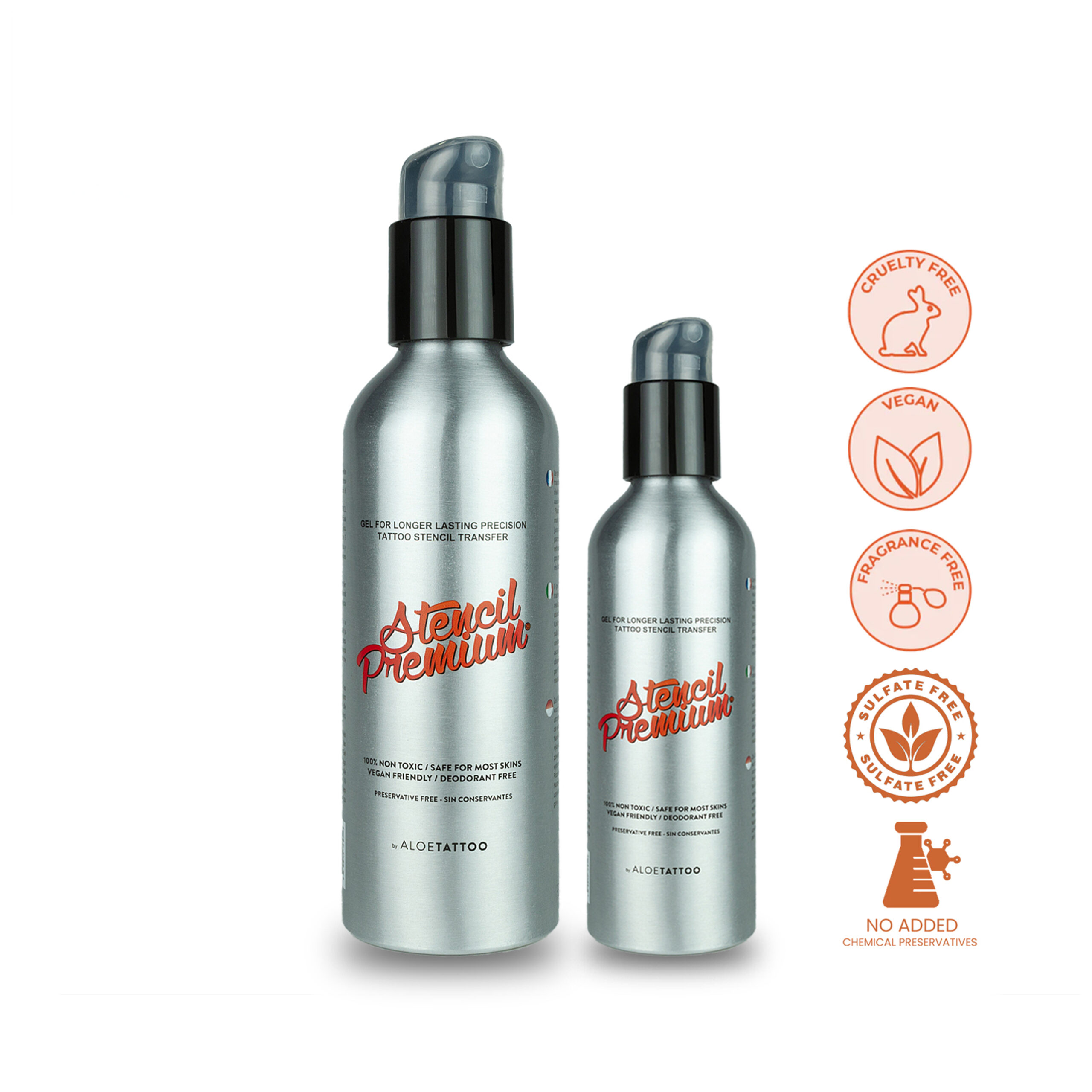 Kaksi hopeista Aloe Tattoo Premium Gel -pulloa valkoisella taustalla, vegaaniset ja eläinkokeettomat symbolit