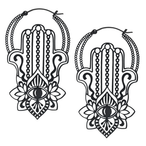 Mustat Khamsa Hoops korvakorut kirurginteräksestä valkoisella taustalla