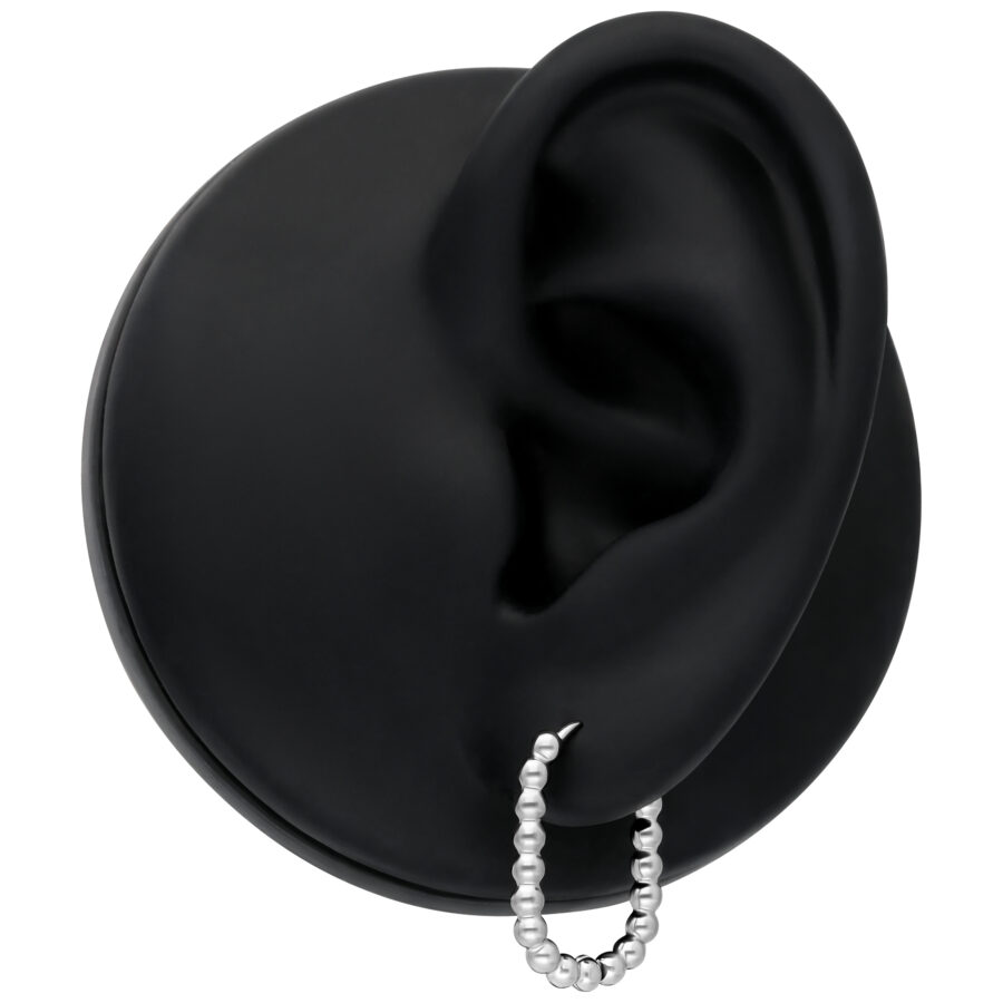 Hopeiset Ovaalit Bubble Hoops mustalla korvalla neutraalilla taustalla