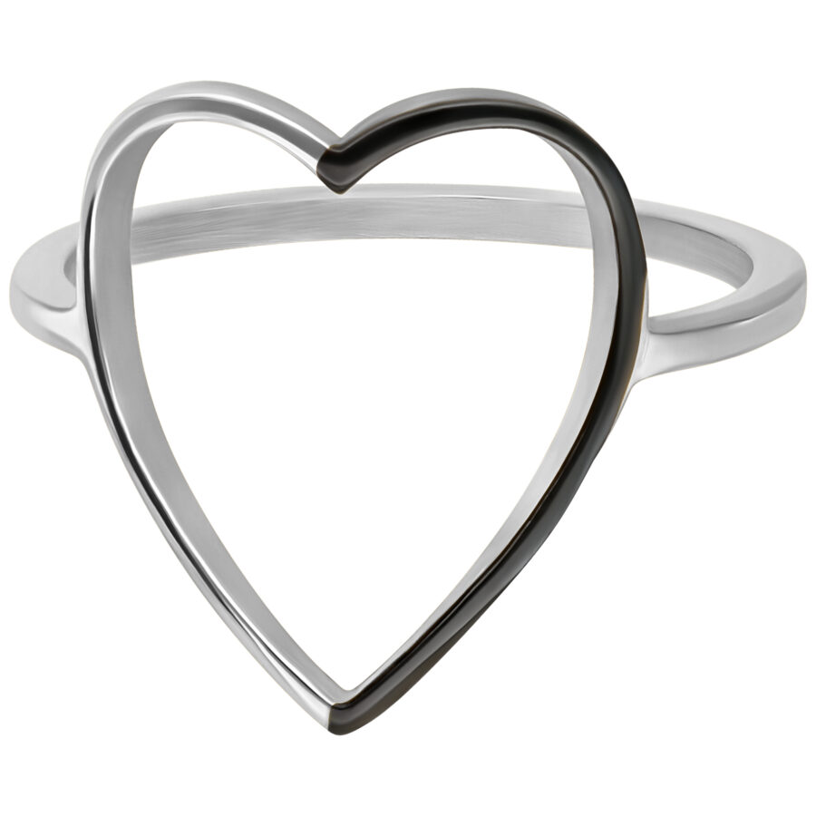 Hopeinen sydänsormus 17,0 mm koossa valkoisella taustalla