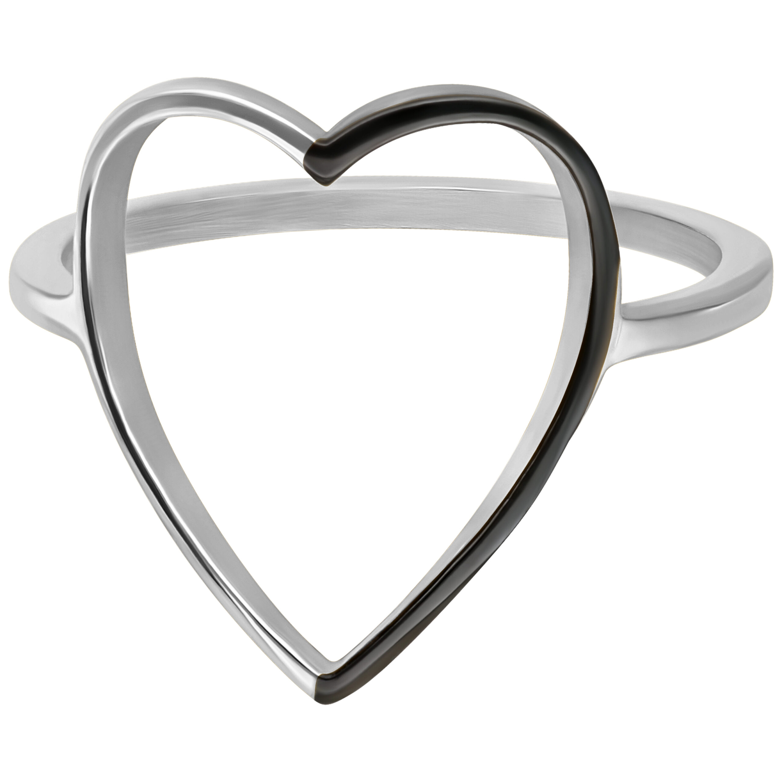 Hopeinen sydänsormus 17,0 mm koossa valkoisella taustalla