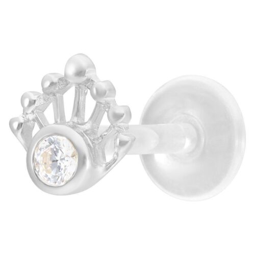 Hopeinen Labret-lävistys kristallilla valkoisella taustalla
