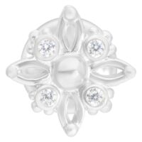 Hopeanvärinen Polar Star Push-Fit Labret Hopeinen labret kristallinkirkkailla kivillä valkoisella taustalla