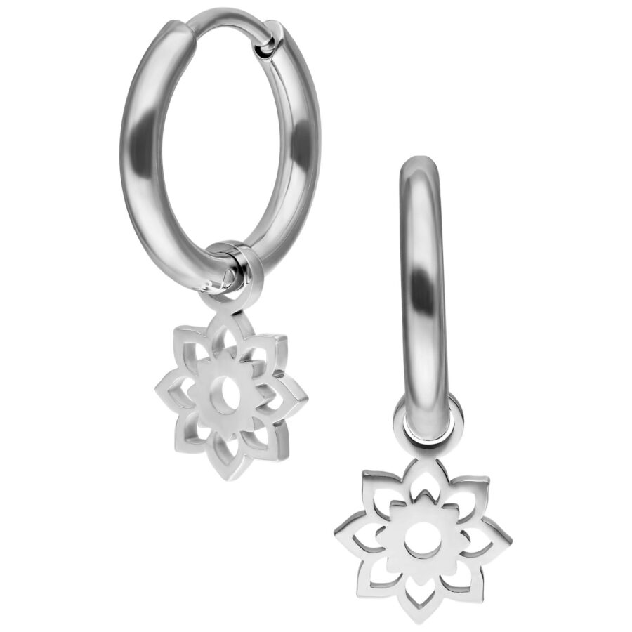 Hopeiset Mini Flower Hoops kukkariipuksella valkoisella taustalla