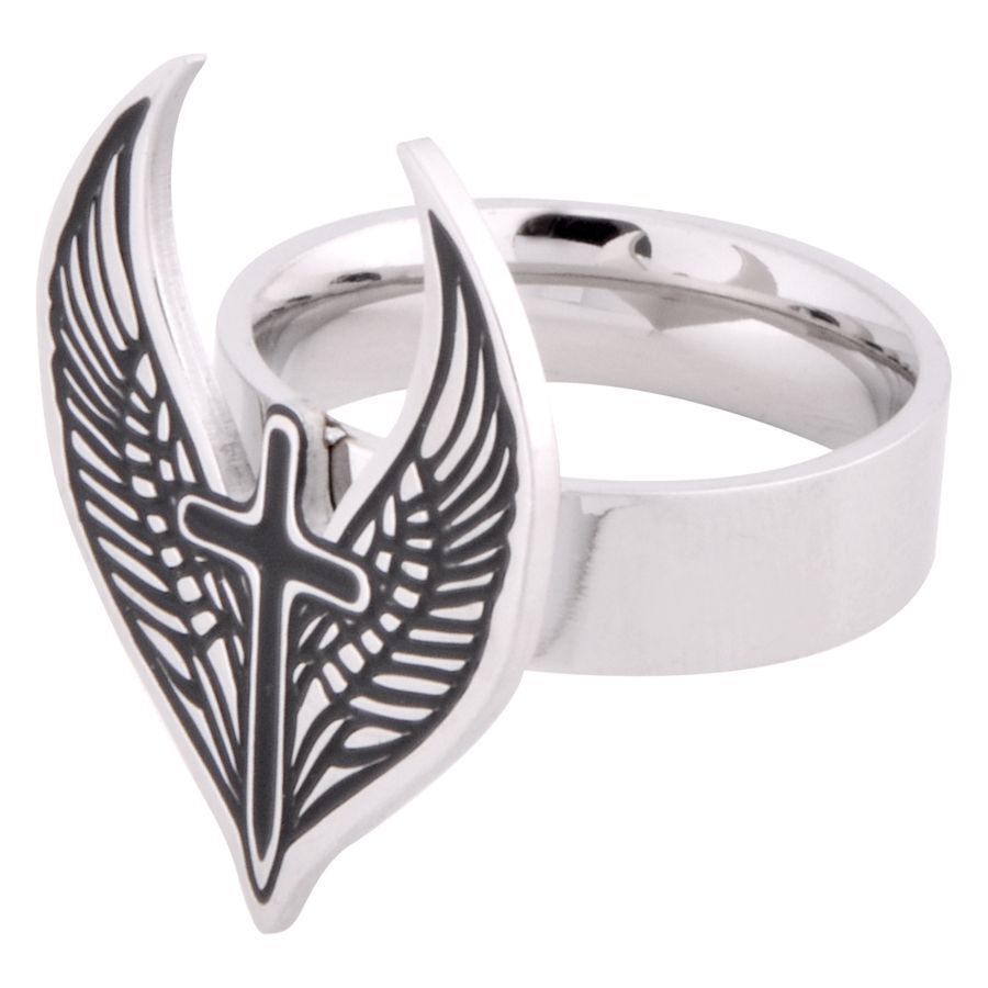 Hopeinen Winged Cross -sormus kirurginteräksestä Hopeinen sormus siipiristi-designilla valkoisella taustalla