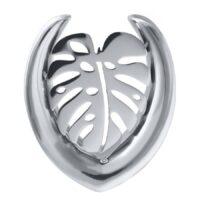 Hopeiset Ear Saddles Monstera-lehden muodossa valkoisella taustalla