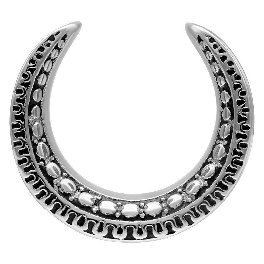 Hopeiset Ear Saddles Maori 8,0 mm koossa valkoisella taustalla