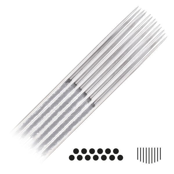 Magnum Curved Long Taper Tattoonadeln, 50 Stk Silberne Magnum Curved Long Taper Tattoonadeln auf weißem Hintergrund