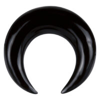 Musta sarvisirppi-piercing, unisex Musta sarvisirppi-piercing valkoisella taustalla, unisex