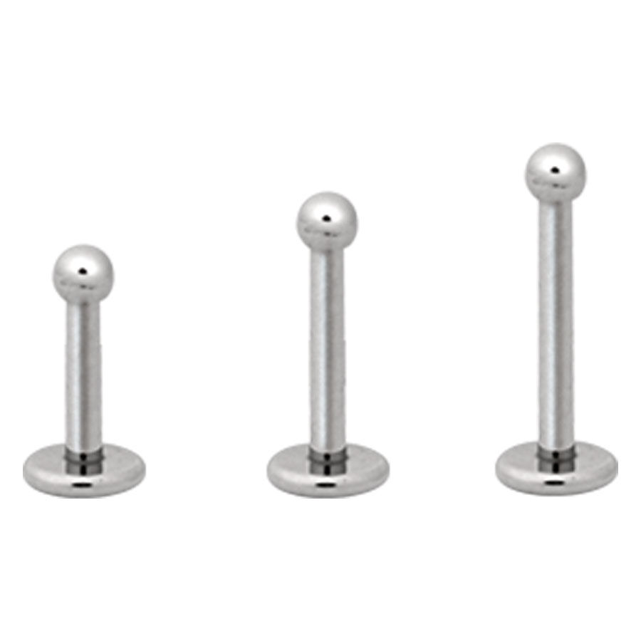 Hopeinen Caviar Labret titaanista Hopeiset Caviar Labretit titaanista valkoisella taustalla