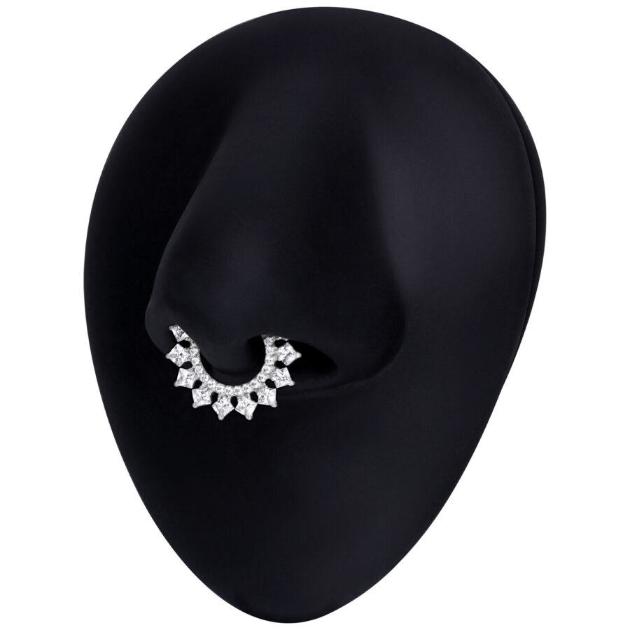 Hopeinen Septum Clicker kristalleilla mustalla mallipäällä