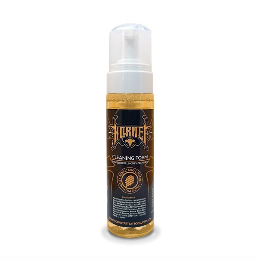Hornet Honey puhdistusvaahto 220 ml Hornet Honey puhdistusvaahto pullo mustalla etiketillä valkoisella taustalla