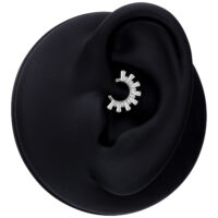 Kristalli Septum Clicker hopeassa ja kullassa Hopeinen Kristalli Sunray Septum Clicker mustassa korvamallissa