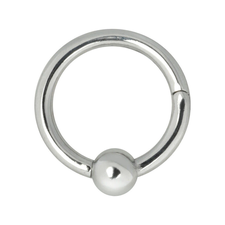 Hopeinen Ball Closure Ring Clicker teräksestä Hopeinen Ball Closure Ring Clicker kirurginteräksestä pallolukolla valkoisella taustalla