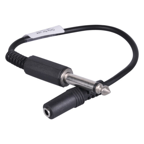 Musta HAWK Plug 6.3 mm kaapelilla valkoisella taustalla