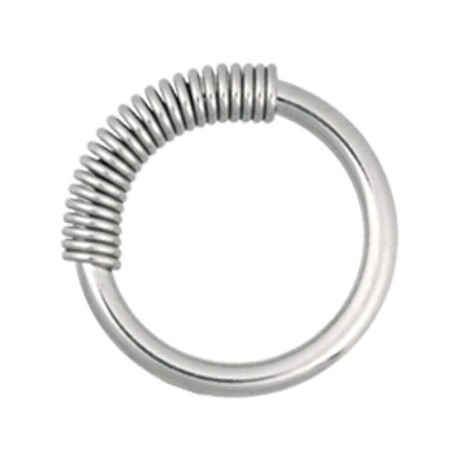 Cobra Coil -rengas kirurginteräksestä, 16 mm Hopeinen Cobra Coil -rengas kirurginteräksestä kierretyllä pinnalla valkoisella taustalla