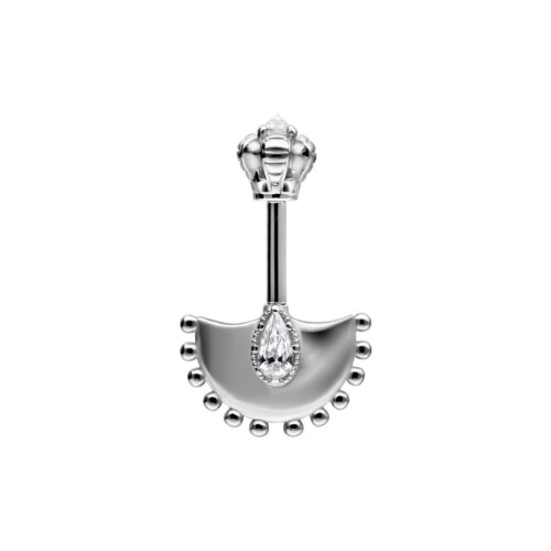 Hopeinen Helix Barbell kirkkaalla kristallilla valkoisella taustalla