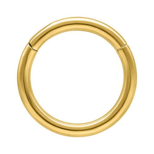 Kultainen Hinged-rengas titaanista, 0,8 mm paksuus ja 5,0 mm sisähalkaisija valkoisella taustalla