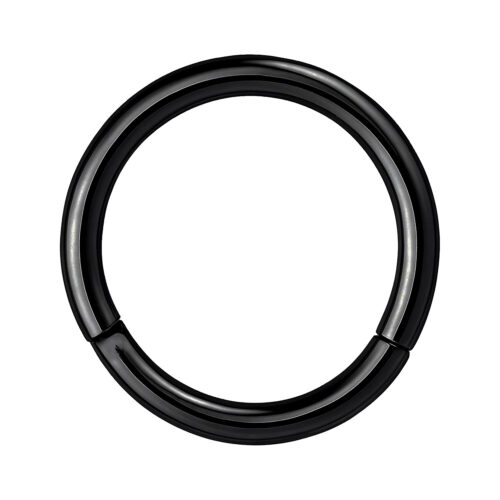 Musta hinged-segmenttirengas kirurginteräksestä, 0,8 mm paksuus, 10 mm halkaisija valkoisella taustalla