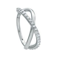 Infinity Crystal Clicker hopeassa kristalleilla Hopeinen Infinity Clicker lävistysrengas kirkkailla kristalleilla valkoisella taustalla
