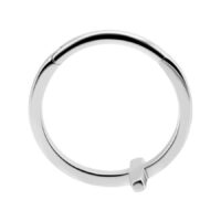 Hopeinen Hinged Cross -rengas kirurginteräksestä, 12,0 mm, valkoisella taustalla