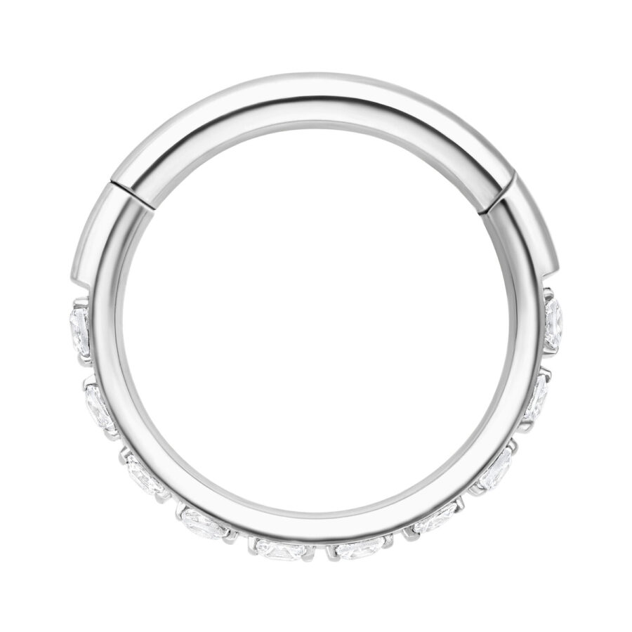 Hopeinen septum clicker kristalleilla, 10,0 mm halkaisija, valkoinen tausta