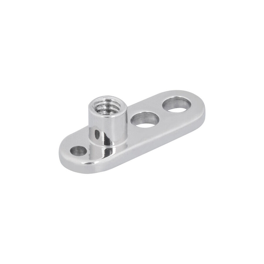 Titan Highline® 3-reikäinen Dermal Anchor Hopeinen titaaninen dermal anchor, jossa kolme reikää valkoisella taustalla