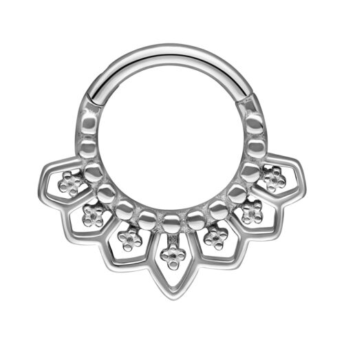 Hopeinen septum clicker leikkisällä, katedraalimaisella designilla valkoisella taustalla
