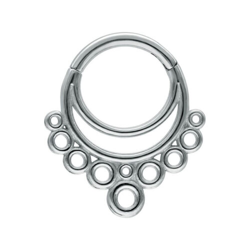 Hopeinen septum clicker pyöreillä yksityiskohdilla valkoisella taustalla