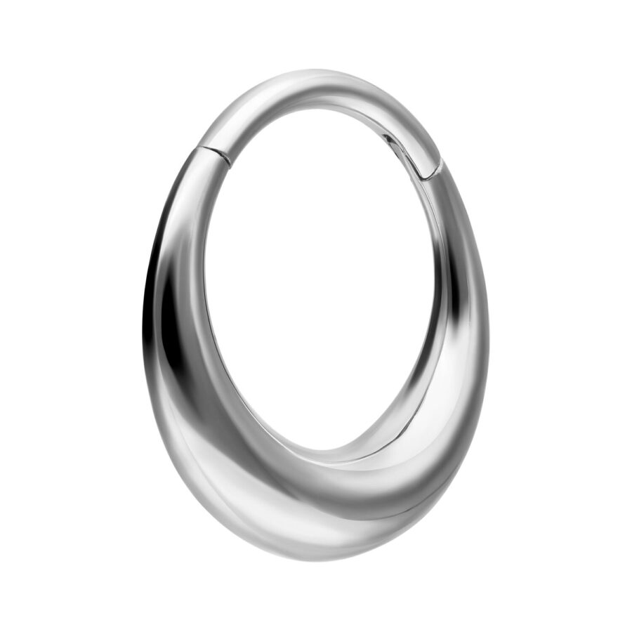 Hopeinen Chunky Septum Clicker kirurginteräksestä, 10mm halkaisija valkoisella taustalla