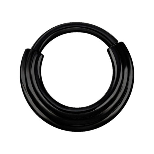 Musta metallinen septum clicker, 8mm sisähalkaisija, valkoisella taustalla