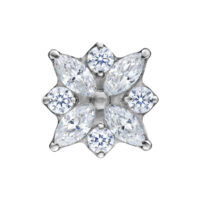 Hopeinen Push Fit Crystal Blossom -lisäosa Hopeinen kukkamuotoinen lisäosa kirkkailla kristalleilla valkoisella taustalla