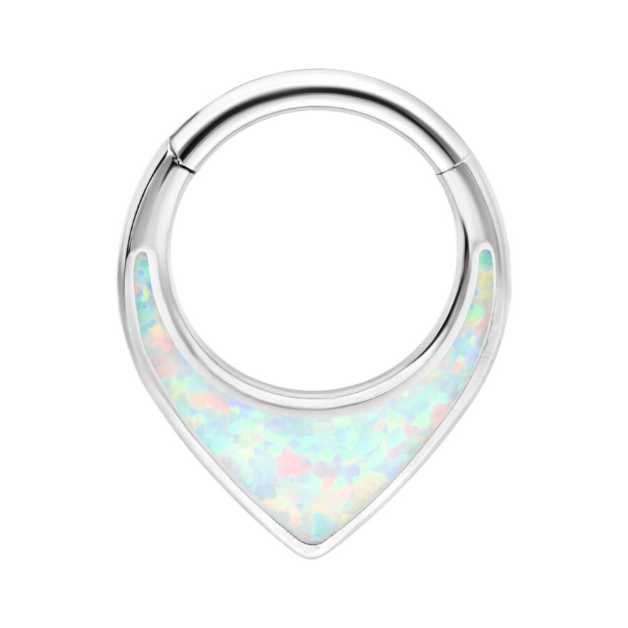 Hopeinen septum clicker synteettisellä opaalilla valkoisella taustalla
