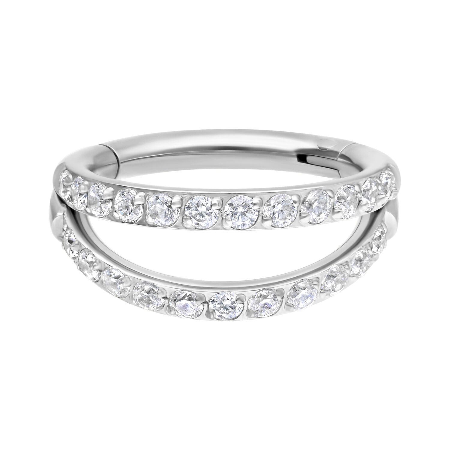 Kaksirivinen kristalliklikkeri titaanista Kaksirivinen hopeinen klikkeri valkoisilla kristalleilla valkoisella taustalla
