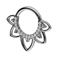Itämainen septum-klickeri kristalleilla Hopeinen septum-klickeri titaanista ja kirkkailla kristalleilla