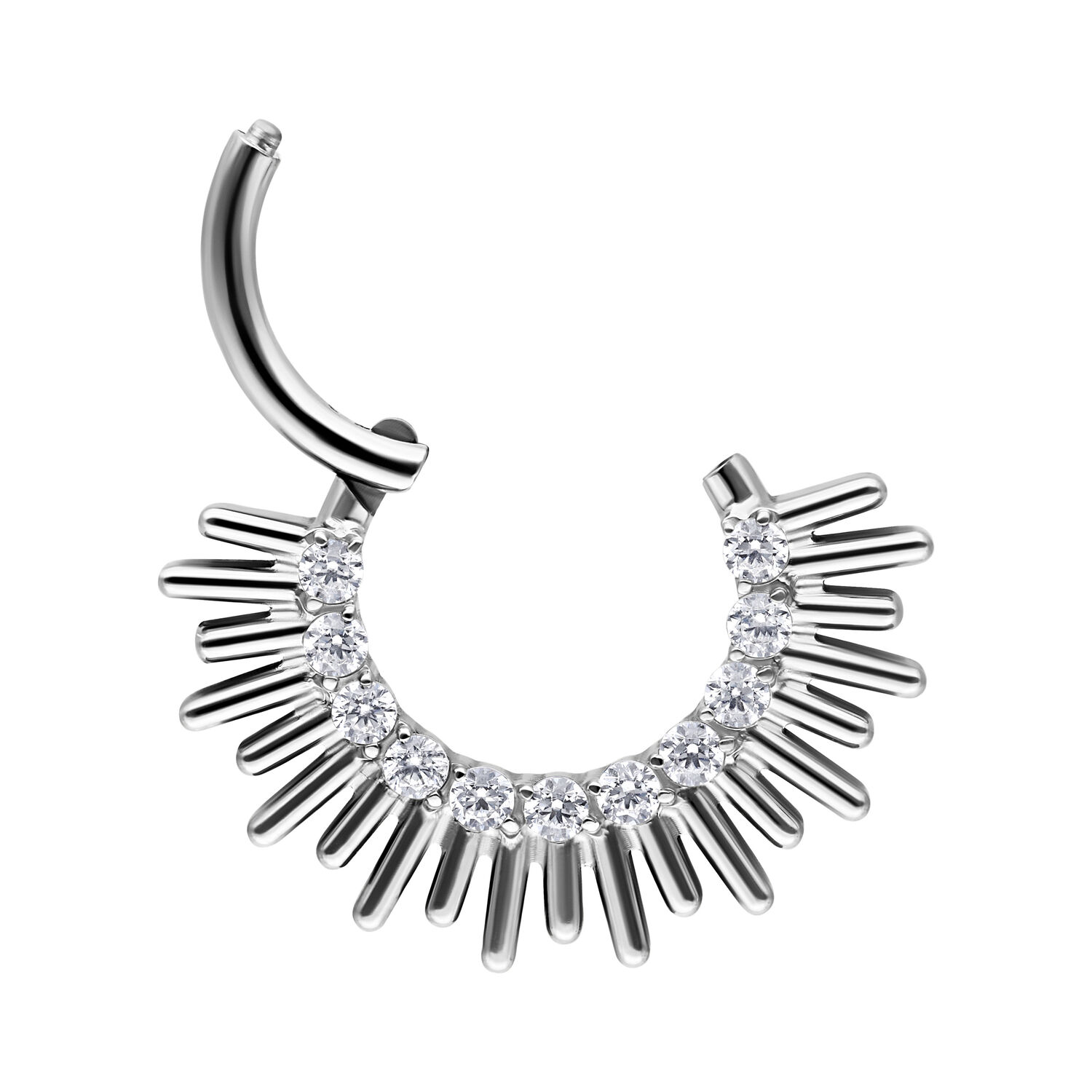Hopeinen septum-clicker kristalleilla Hopeinen septum-clicker titaanista, jossa kimaltelevia kristalleja valkoisella taustalla