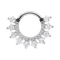 Kristalli Halo Septum Clicker hopeassa Hopeinen septum clicker kimaltelevilla kristalleilla valkoisella taustalla