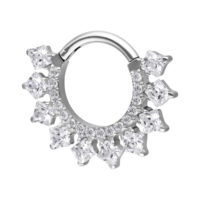 Kristalli Halo Septum Clicker hopeassa Hopeinen septum clicker kimaltelevilla kristalleilla valkoisella taustalla