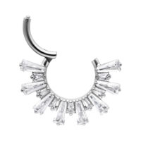 Hopeinen Crystal Sunray Septum Clicker Hopeinen septum clicker kristallikoristeilla valkoisella taustalla