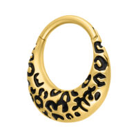 Kultainen Leopardikuvioinen Septum Clicker Kultainen septum clicker mustalla leopardikuviolla valkoisella taustalla