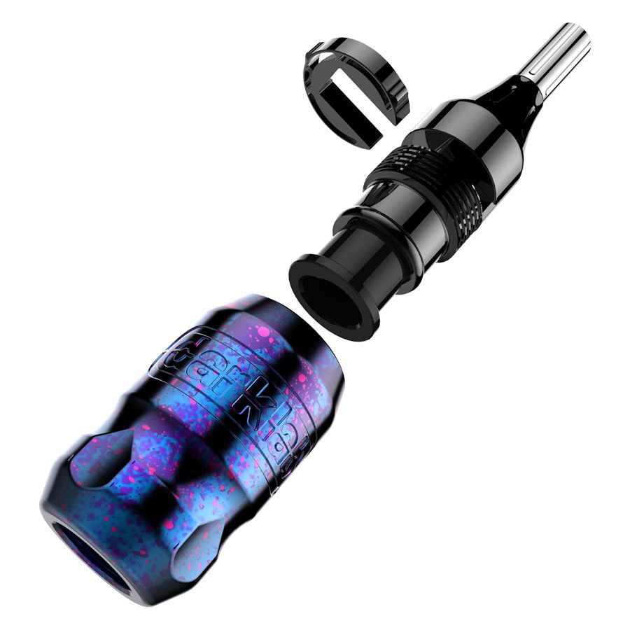 Xion Pen Cosmic Storm pinkissä ja sinisessä Xion Pen Cosmic Storm pinkissä ja sinisessä alumiinirungolla valkoisella taustalla