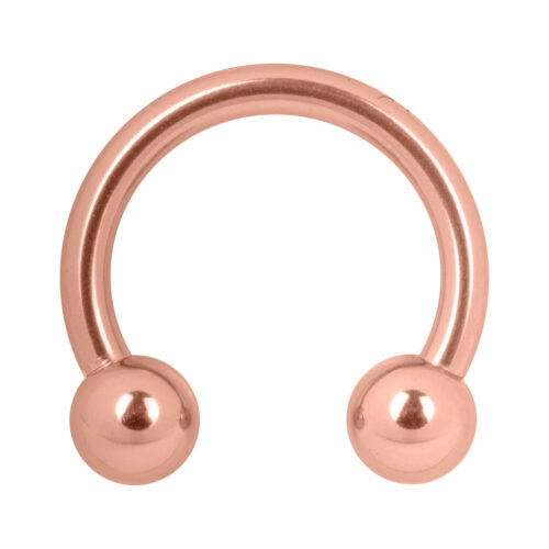 Ruusuinen Circular Barbell, jonka sisähalkaisija on 7 mm, valkoisella taustalla