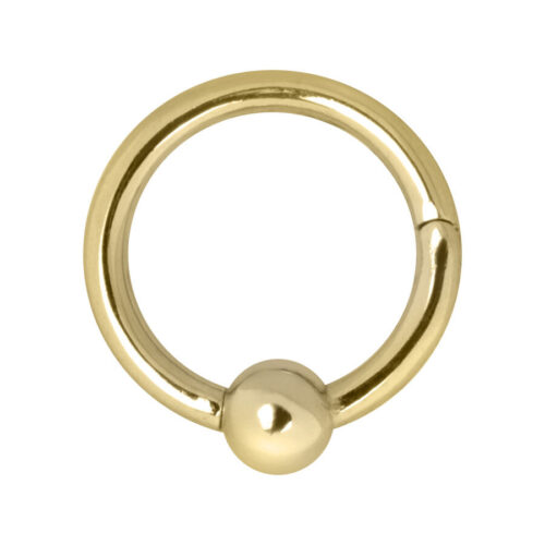 Kultainen Ball Closure Ring Clicker kirurginteräksestä valkoisella taustalla