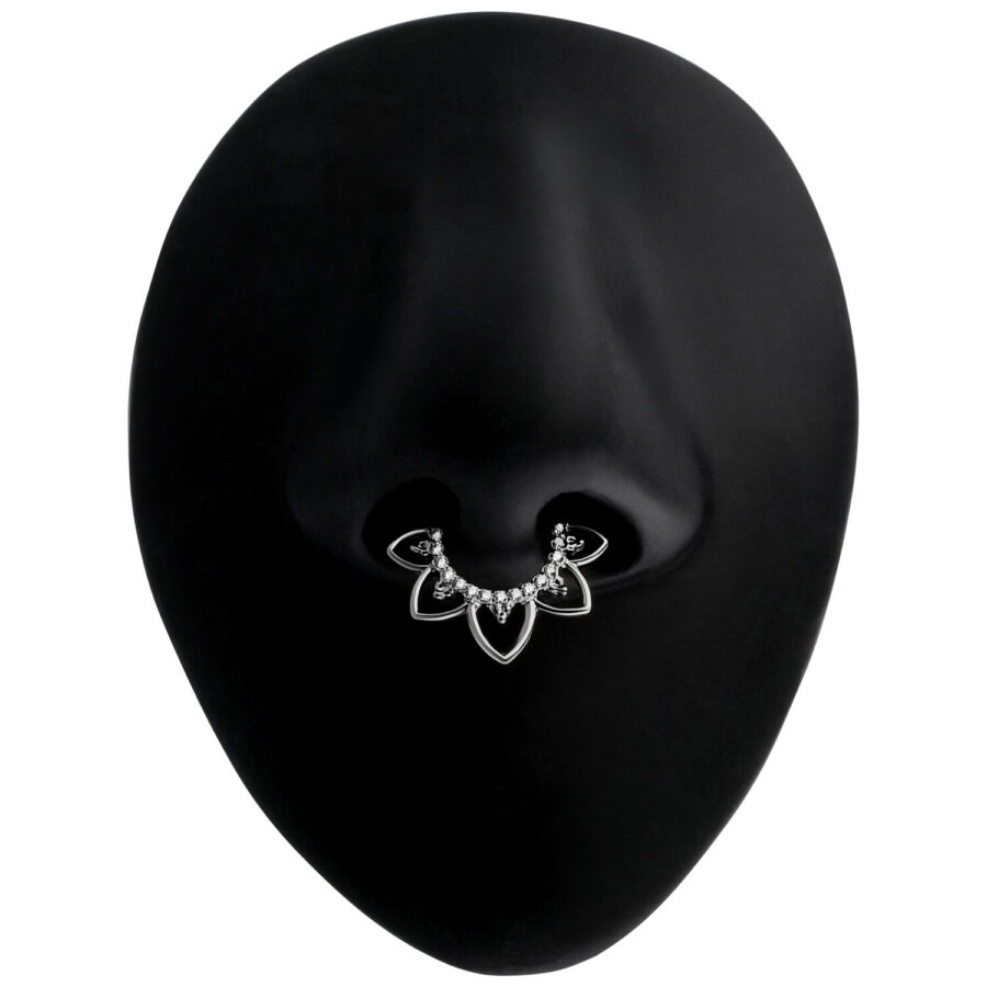 Hopeinen Septum Clicker kristalleilla mustalla esittelyllä
