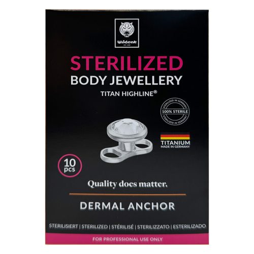 Hopeinen dermal anchor titaanista kirkkaalla kristallilla mustalla taustalla