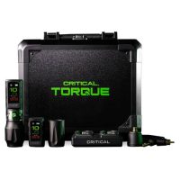 Musta Critical Torque 3.5 setti tarvikkeineen valkoisella taustalla