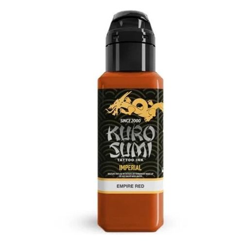 Punainen Kuro Sumi tattooväripullo mustalla korkilla valkoisella taustalla