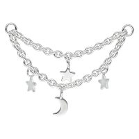 Hopeanvärinen Moon & Stars -lävistysketju Kaksirivinen hopeanvärinen lävistysketju, jossa kuu ja tähtiä valkoisella taustalla