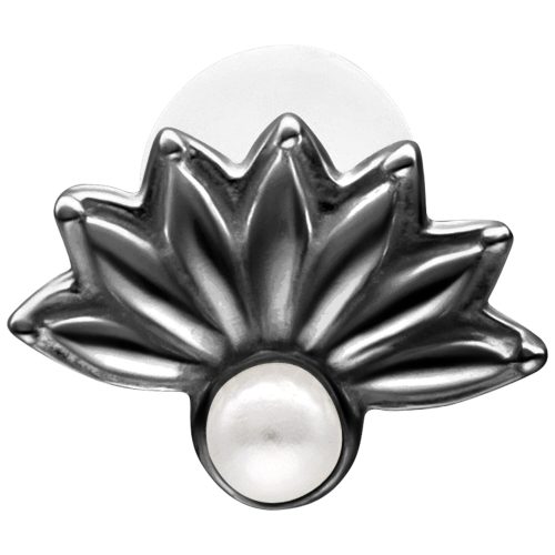 Musta labret helmi-designilla valkoisella taustalla